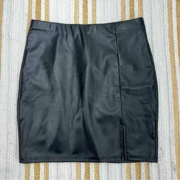 Women's black leather skirt - Picture 2 of 9